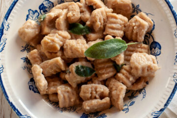 gnocchi aux châtaignes dans une assiette creuse