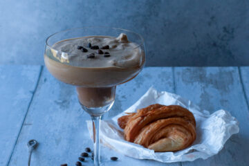 café italien crema di café dans un verre