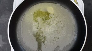 Comment préparer des galettes croustillantes de risotto restant - 2
