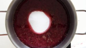 Confiture de raisin italienne (sans pectine) - Ajoutez le sucre.