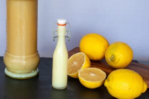 Crème de Limoncello Italienne Maison - Versez dans une bouteille élégante ou vintage et conservez au réfrigérateur