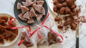 Figues enrobées de chocolat - Placez dans un sachet pour offrir en cadeau gourmand