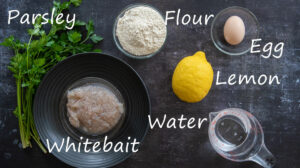 Frittelle di Neonata : La Meilleure Recette de Beignets de Poisson Blanc - Rincez et ciselez le persil