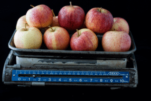 Gâteau aux pommes italien - Coupez les pommes en gros morceaux