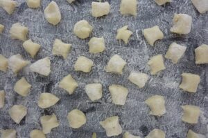 Gnocchis crémeux à la truffe avec sauce au parmesan - Si vous souhaitez préparer vos propres gnocchis maison