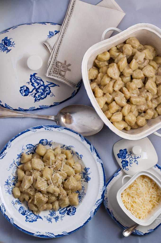 Gnocchis crémeux à la truffe avec sauce au parmesan - En-tête
