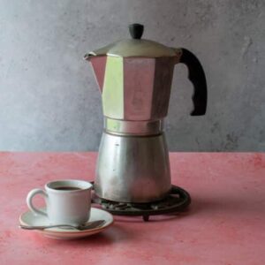 La recette du tiramisu que nous faisions en Italie dans les années 80 - Préparez le café espresso et laissez-le refroidir complètement.