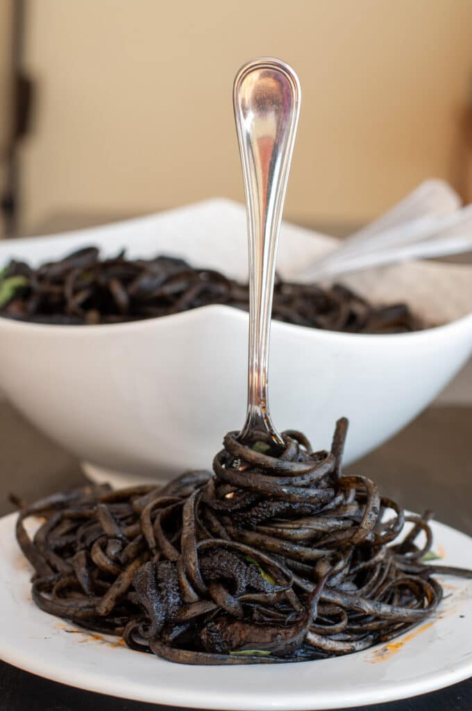 Pâtes à la seiche à l'encre noire - En-tête