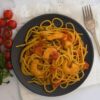 Pâtes italiennes aux crevettes et tomates cerises - En-tête