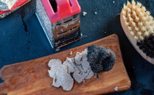 Recette Facile de Tagliatelles Fraîches à la Truffe Noire - Râpez la truffe