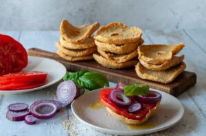 Recette de Friselle Pugliesi Maison - Ajoutez une garniture savoureuse et servez