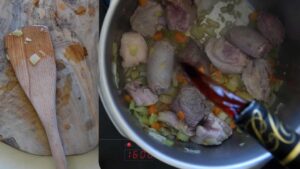 Recette de lasagnes du sud de l’Italie (Lasagna di Carnevale) - Versez le vin rouge et laissez-le s'évaporer
