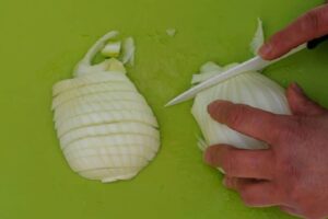 Salade italienne de fenouil avec orange sanguine - Émincez le fenouil