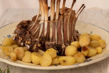 Couronne d'agneau au romarin et au vin blanc - en-tête
