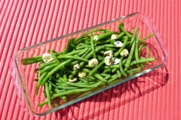 Haricots verts marinés à l'ail et au persil - en-tête
