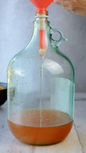 Liqueur d'orange maison façon curaçao - Ajouter le sirop froid