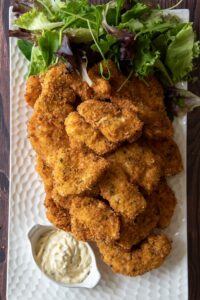 Nuggets de poulet italiens au parmesan - Servir chaud avec la mayonnaise