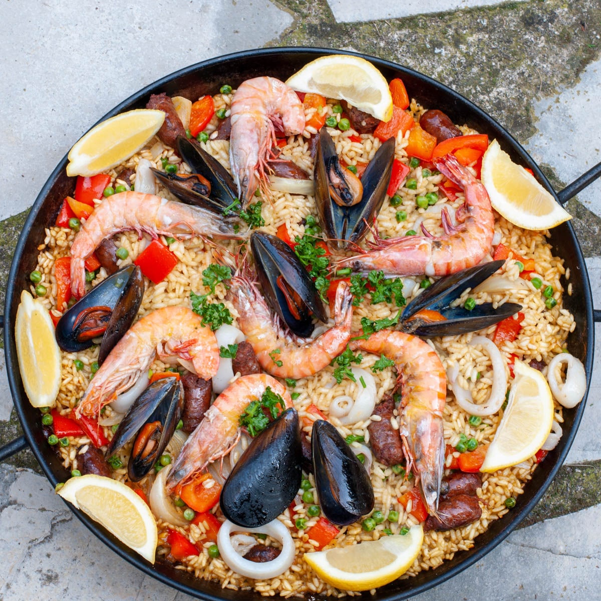 Paella de fruits de mer au chorizo - en-tête