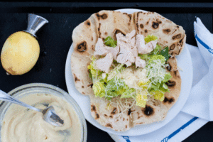 Pain indien maison - Garnir avec la salade César