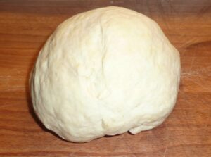 Pain indien maison - Pétrir la pâte bien homogène
