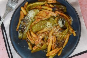 Pâtes aux friggitelli, petits poivrons verts doux - en-tête