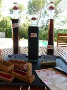Recette maison de liqueur de noix vertes, le nocino - Mettre le nocino en bouteilles