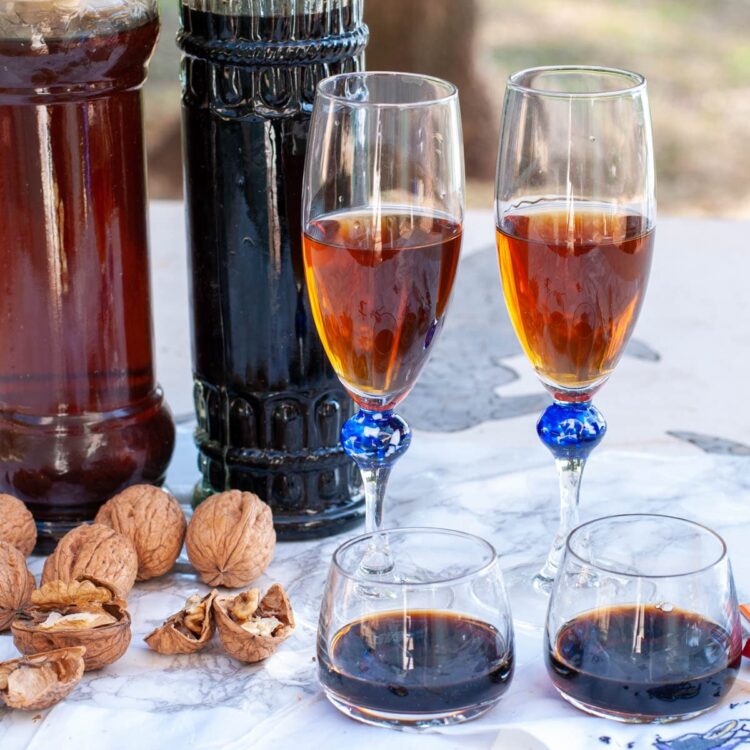 Recette maison de liqueur de noix vertes, le nocino - en-tête