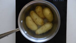 Salade russe, Insalata Russa - cuisson des pommes de terre