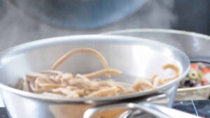 Stroncatura calabraise (pâtes complètes) - Faire cuire les pâtes