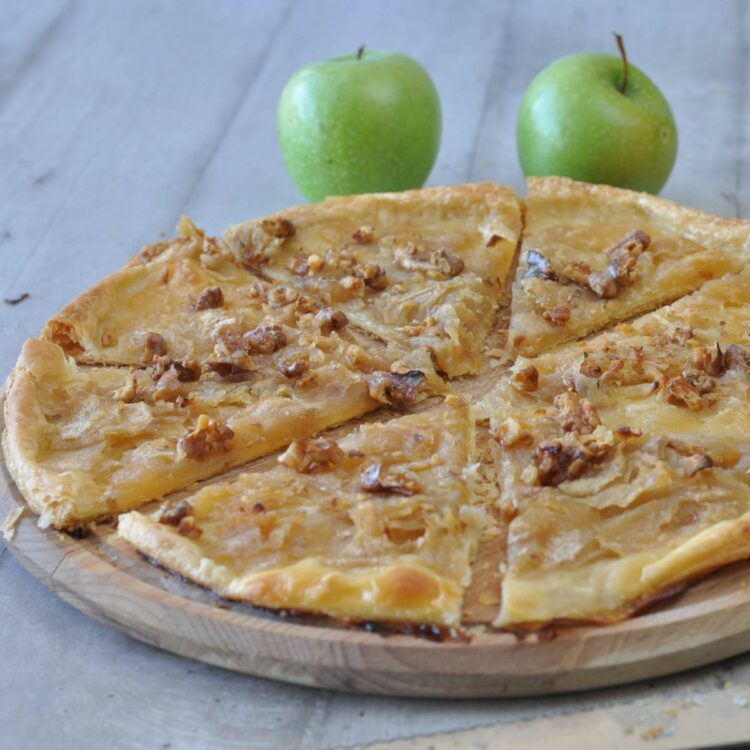 Tarte aux pommes plus rapide et plus facile qu'une tarte française - en-tête