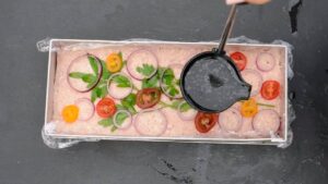 Terrine facile de jambon à tartiner - Verser délicatement la gélatine
